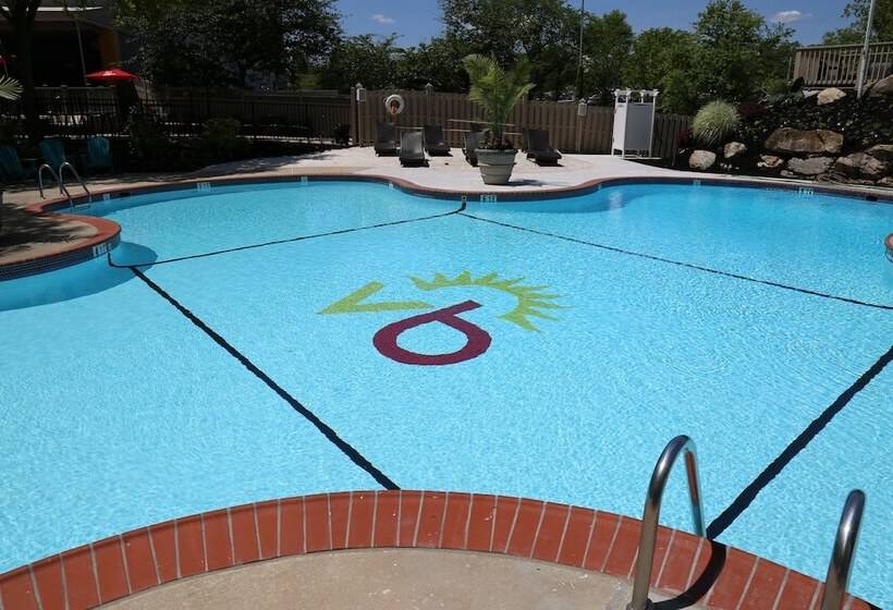 בית מלון כפרי Valley Forge Casino Resort