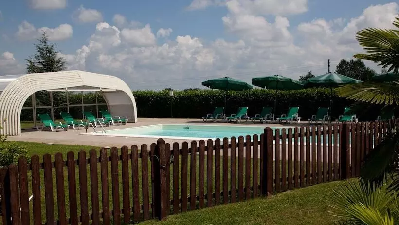 Hotelli Lo Scoiattolo