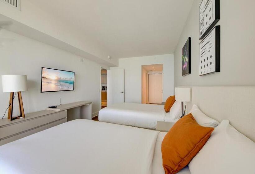 Upscale Comfort And Breathtaking Views At H Hollywood Residences By Zelloo