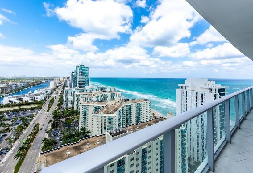 Upscale Comfort And Breathtaking Views At H Hollywood Residences By Zelloo