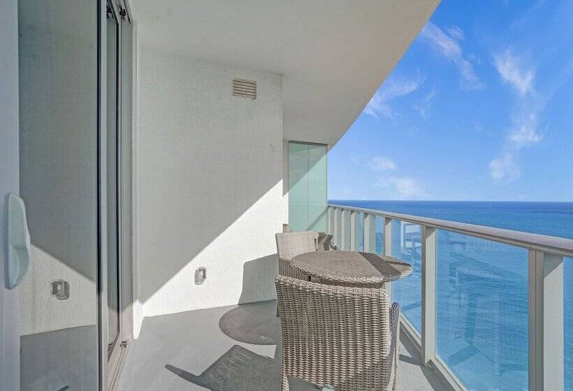 Upscale Comfort And Breathtaking Views At H Hollywood Residences By Zelloo