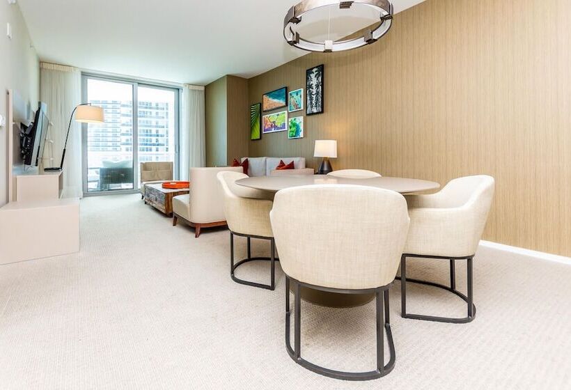 Upscale Comfort And Breathtaking Views At H Hollywood Residences By Zelloo