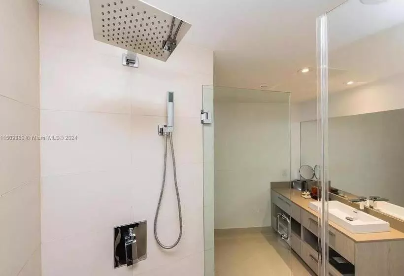 Upscale Comfort And Breathtaking Views At H Hollywood Residences By Zelloo