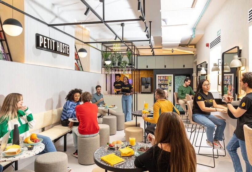 Petit Hostel Palacio Real