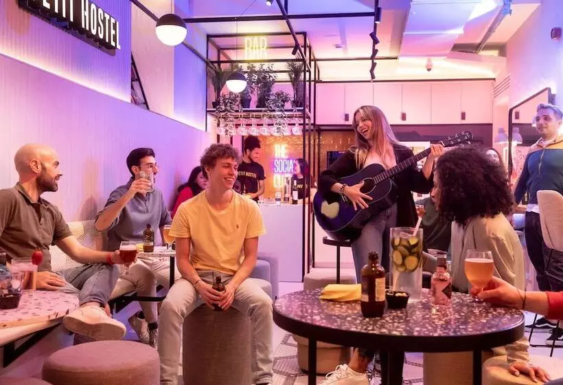 Petit Hostel Palacio Real