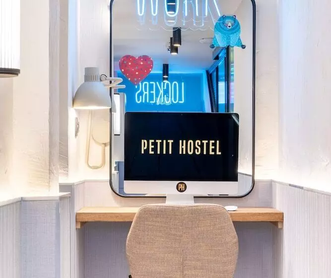 Petit Hostel Palacio Real