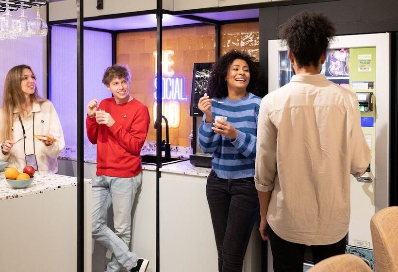 Petit Hostel Palacio Real