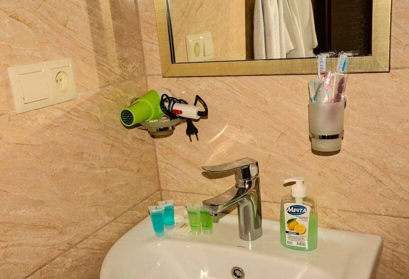 Prime Hotel & Hostel