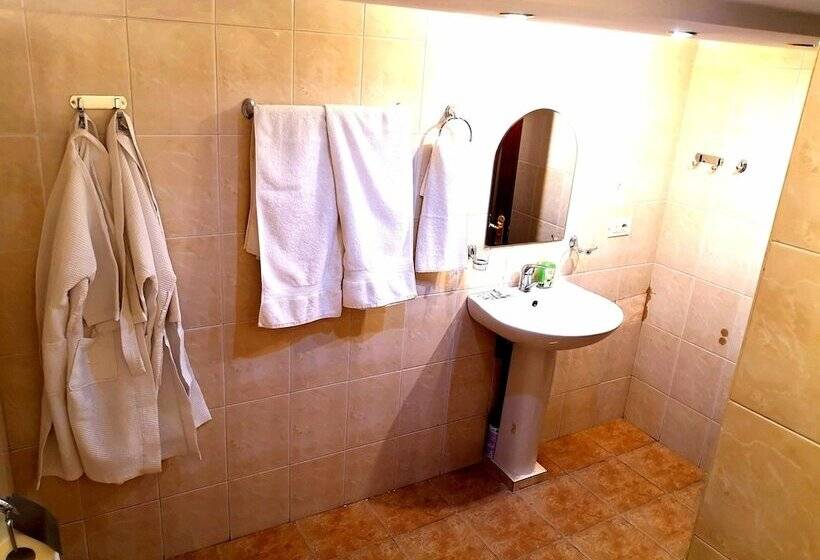 Prime Hotel & Hostel