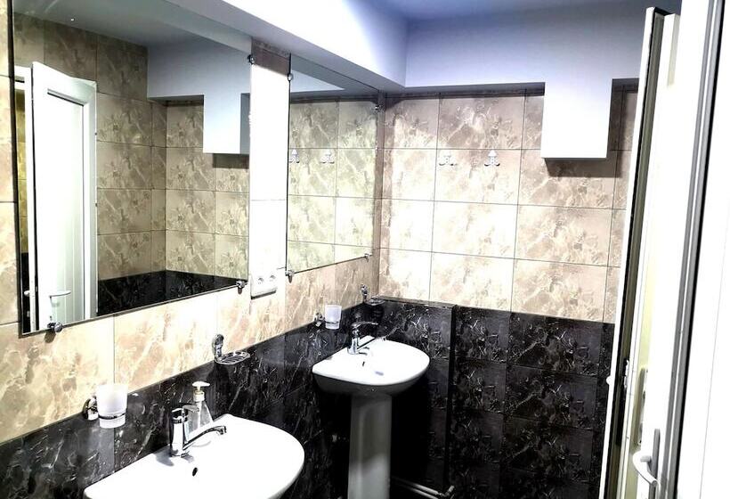 Prime Hotel & Hostel