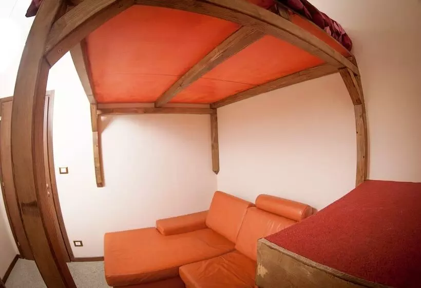 پانسیون 4roomz