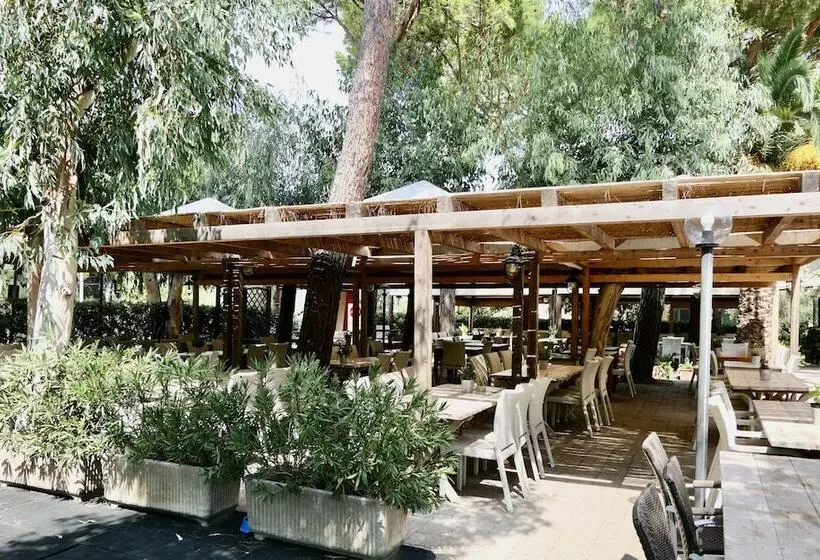 Residence Con Piscina A 450 Mt Dal Mare