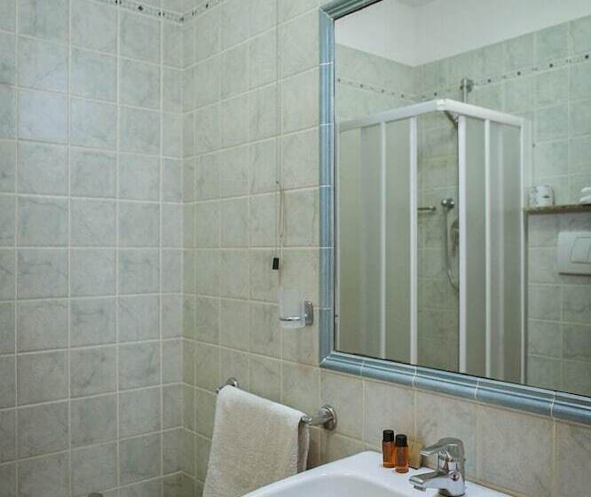 Residence Con Piscina A 450 Mt Dal Mare