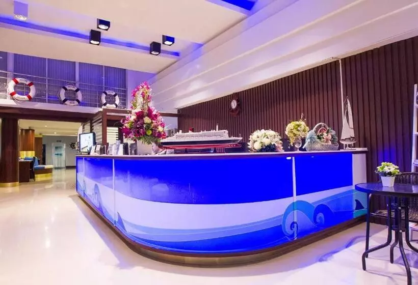 Bed By Cruise Hotel At Samakkhi Tivanont