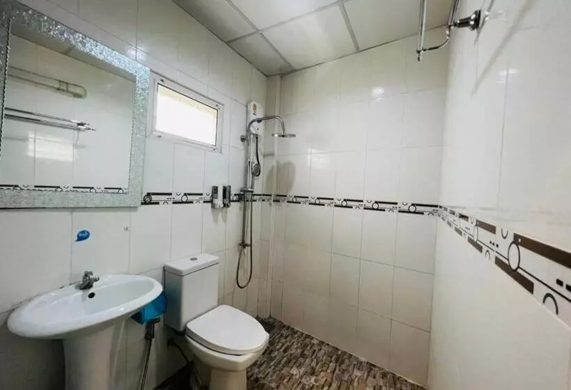 Bed By Cruise Hotel At Samakkhi Tivanont