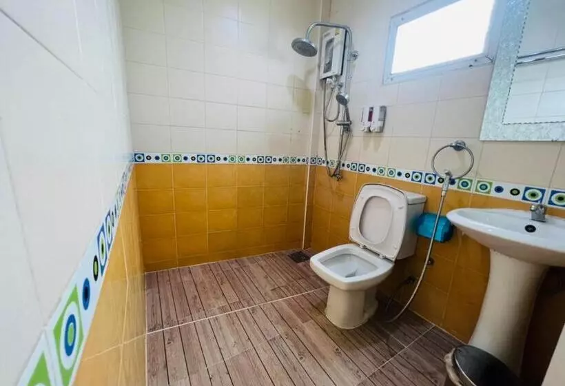 Bed By Cruise Hotel At Samakkhi Tivanont