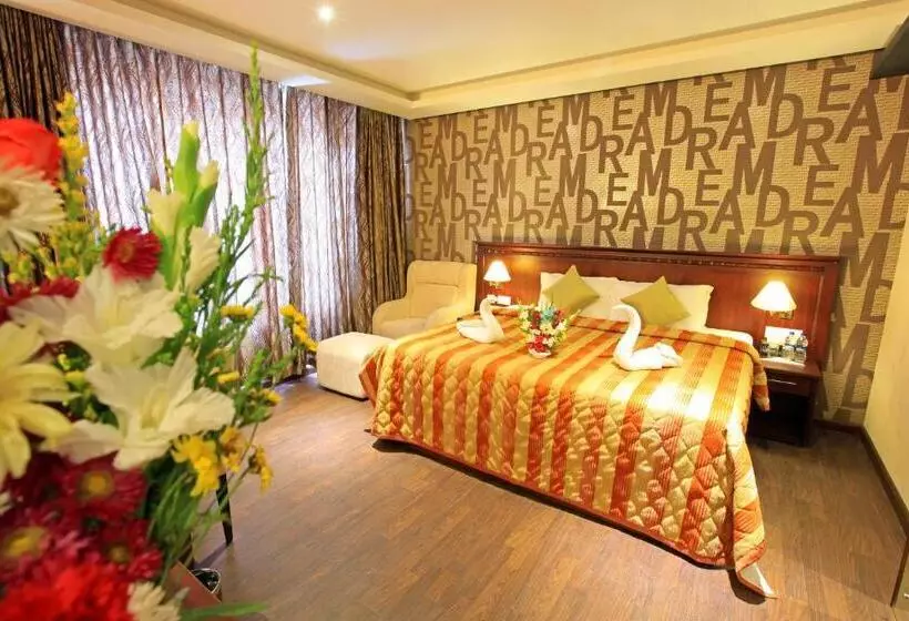 Отель Allseason