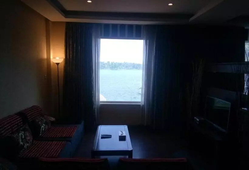 Отель Allseason