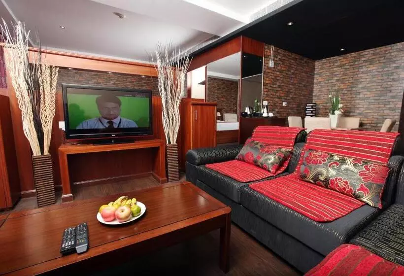 Отель Allseason