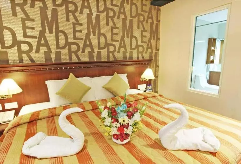 Отель Allseason