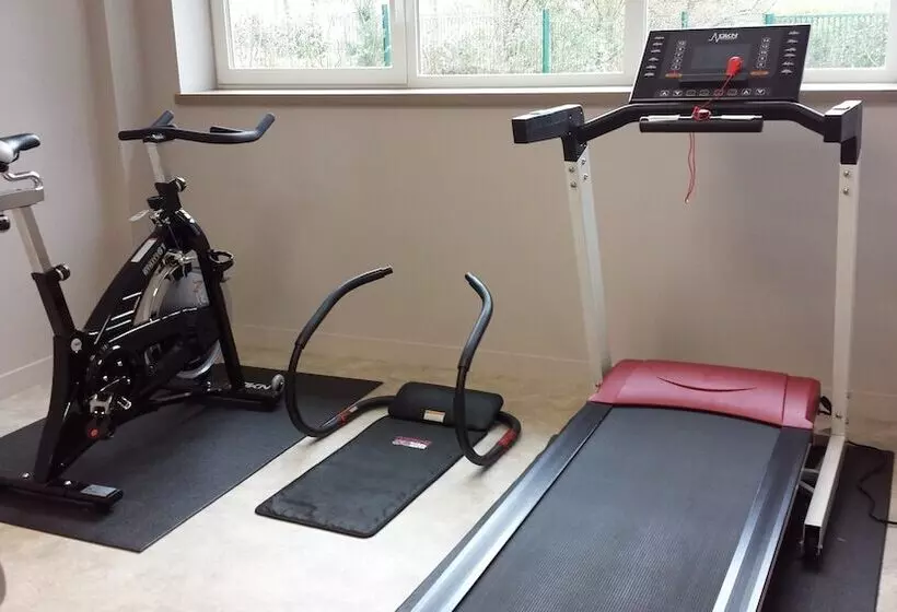 Отель Hôtel Restaurant Bel Air Crevin   Axe Rennes Nantes