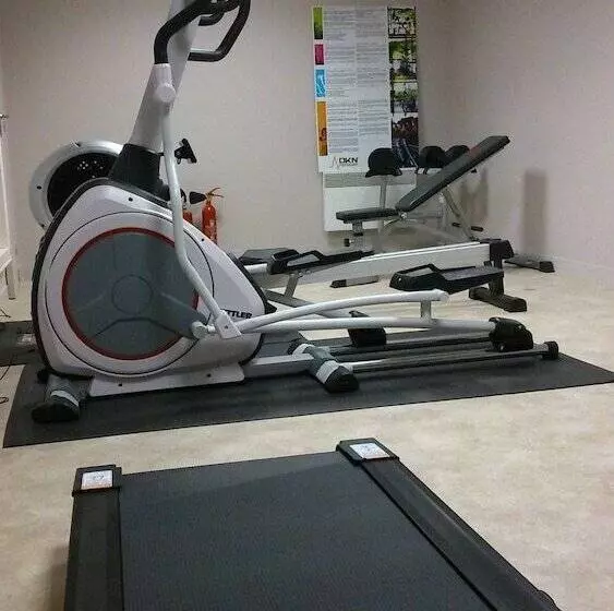 Отель Hôtel Restaurant Bel Air Crevin   Axe Rennes Nantes