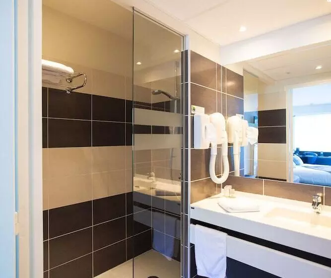 Отель Hôtel Restaurant Bel Air Crevin   Axe Rennes Nantes