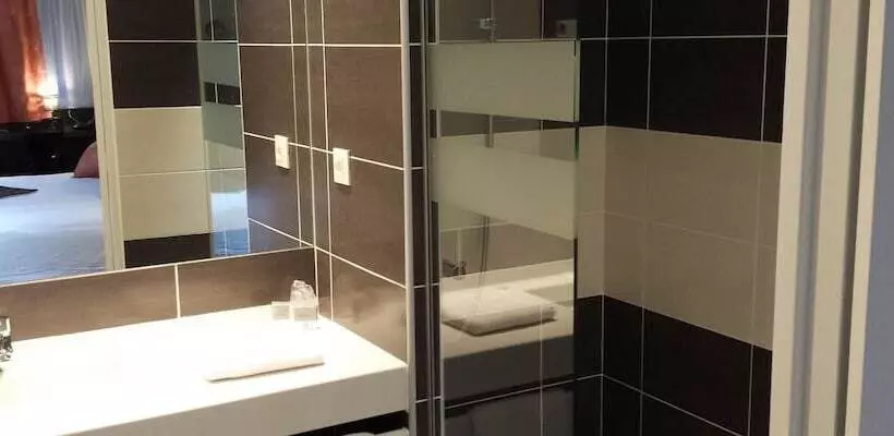 Отель Hôtel Restaurant Bel Air Crevin   Axe Rennes Nantes