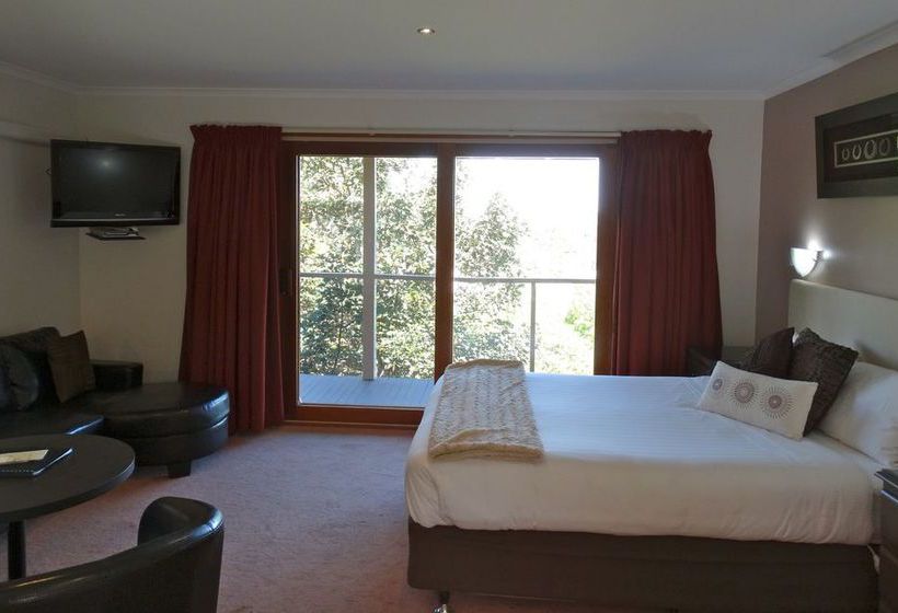 Отель Cloverhill Hepburn Springs