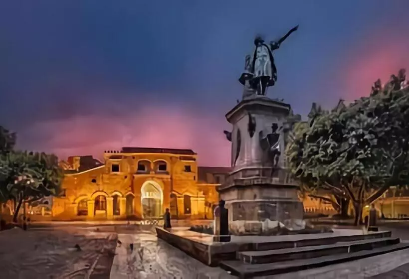 هتل Colonial Blanco