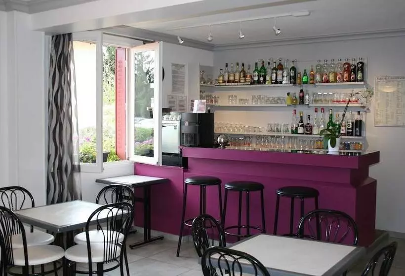 هتل Contact Hôtel Le Saint Rémy Chalon Sud