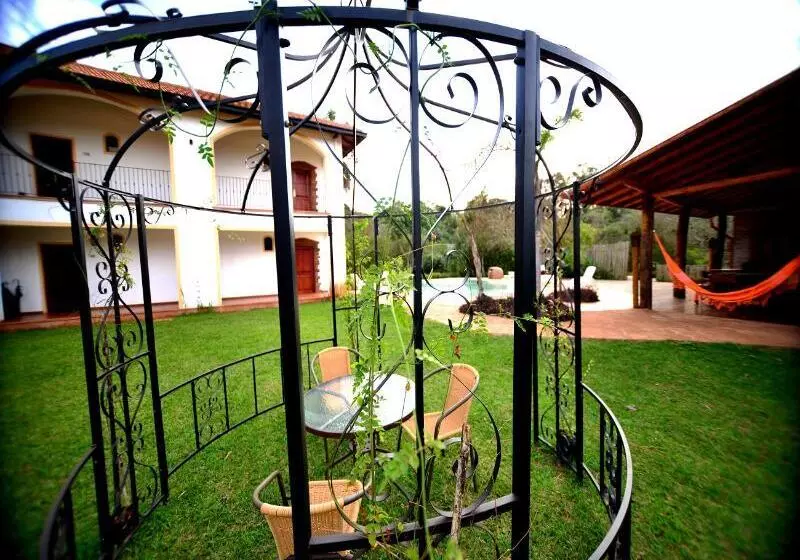 هتل El Pueblito Iguazu