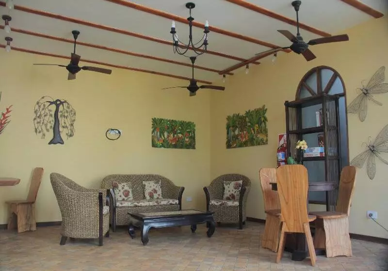 هتل El Pueblito Iguazu