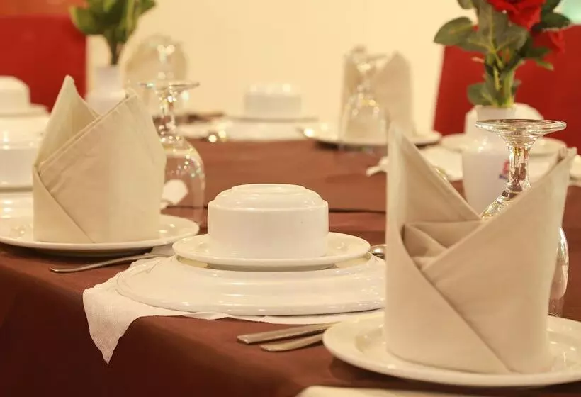 هتل Metro International