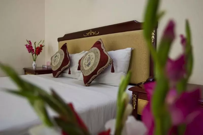 هتل Metro International