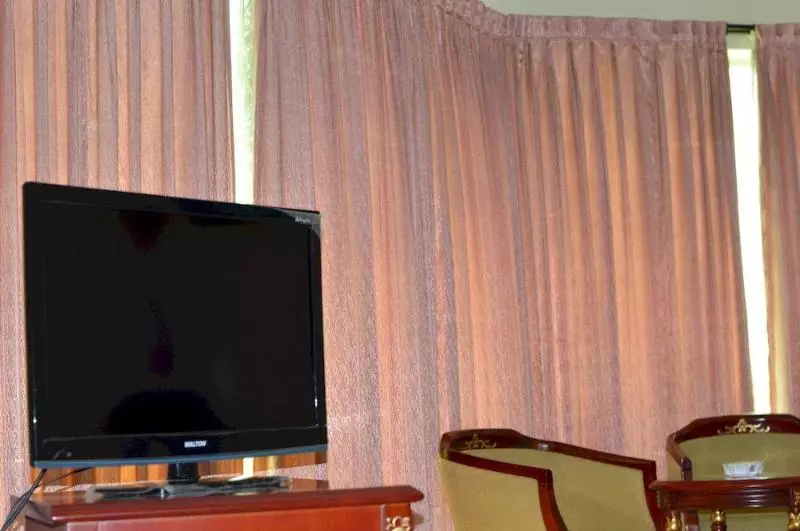 هتل Metro International