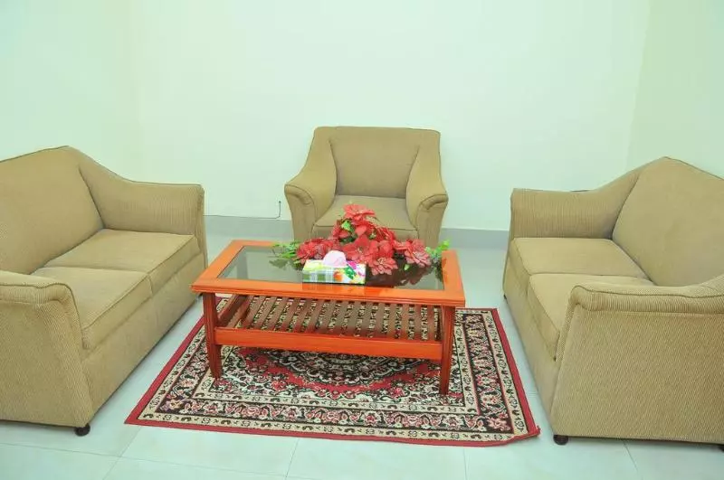 هتل Metro International