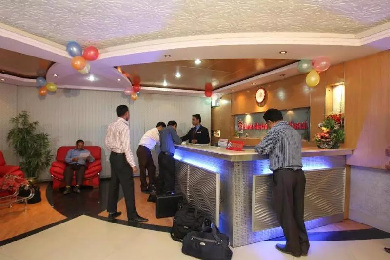 هتل Metro International