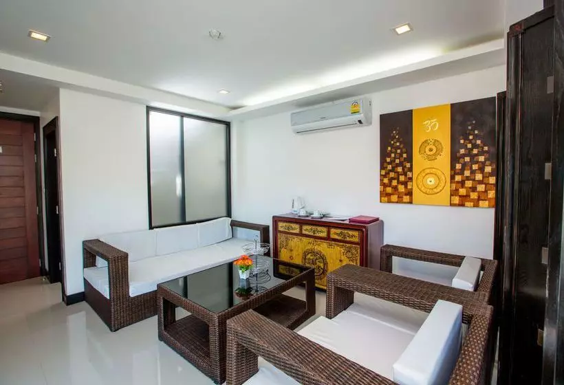 Отель Z&z House