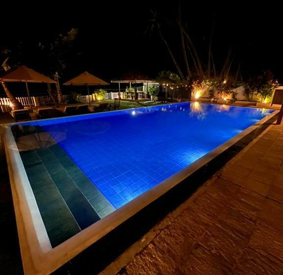 בית מלון כפרי Surf Station