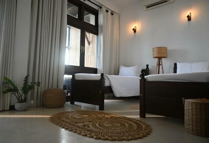 בית מלון כפרי Surf Station