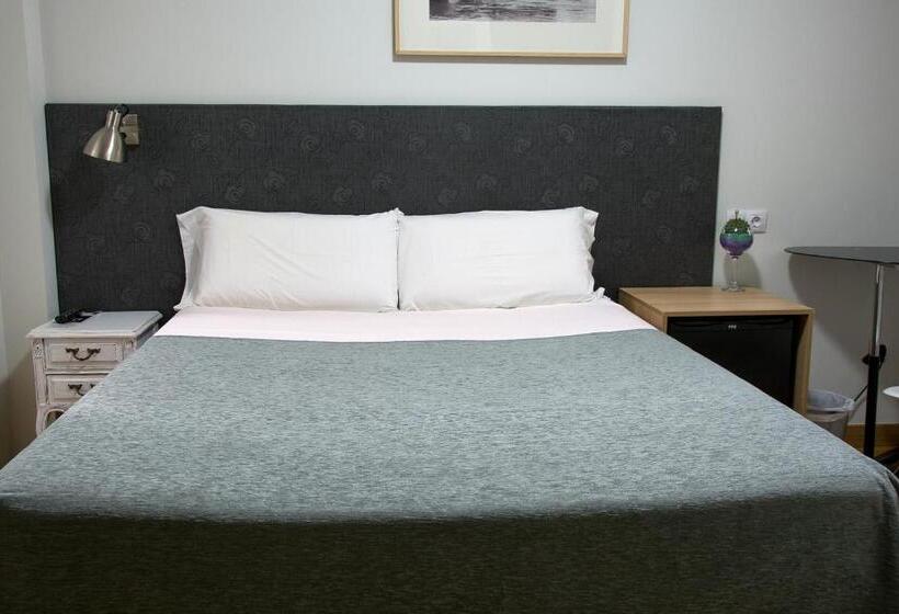 酒店 Pensión Laurel