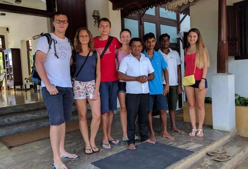 בית מלון כפרי Surf Station