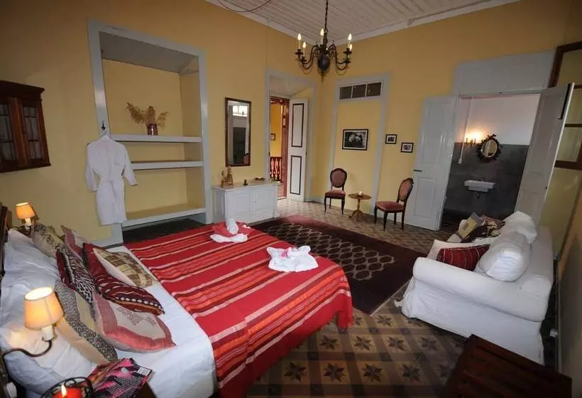هتل The Colonial Guest House