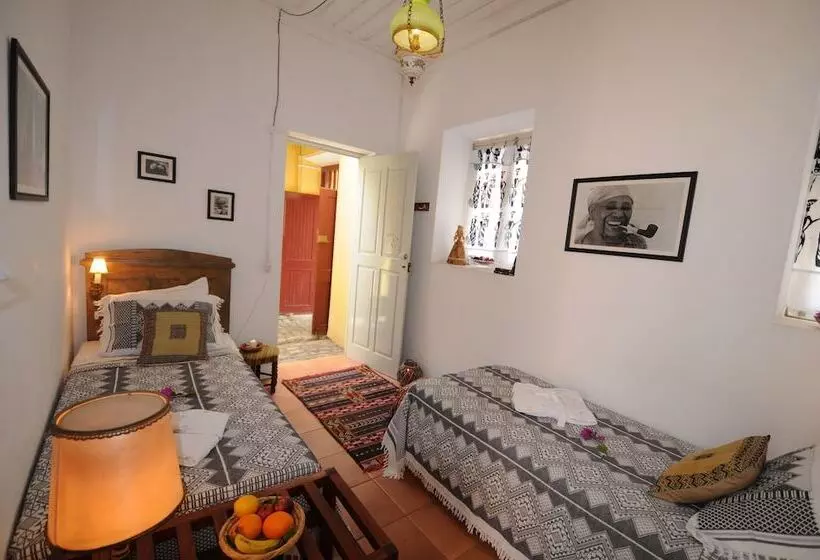 هتل The Colonial Guest House