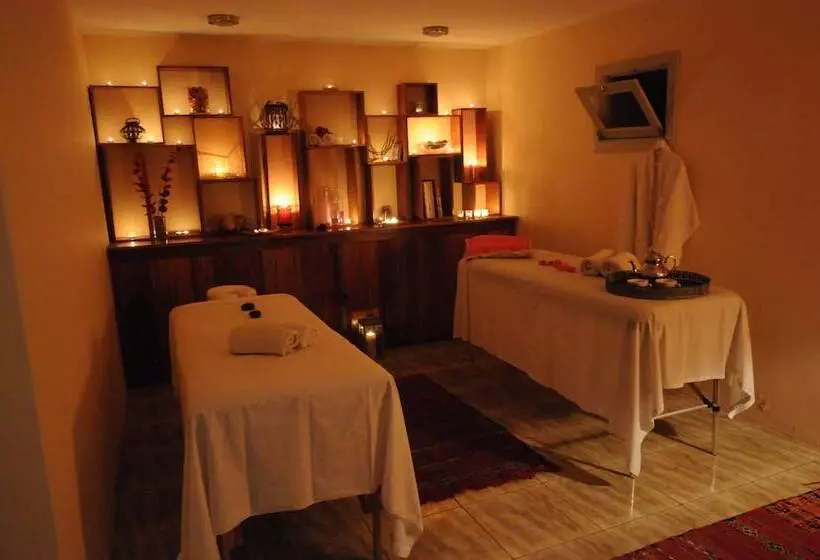 هتل The Colonial Guest House