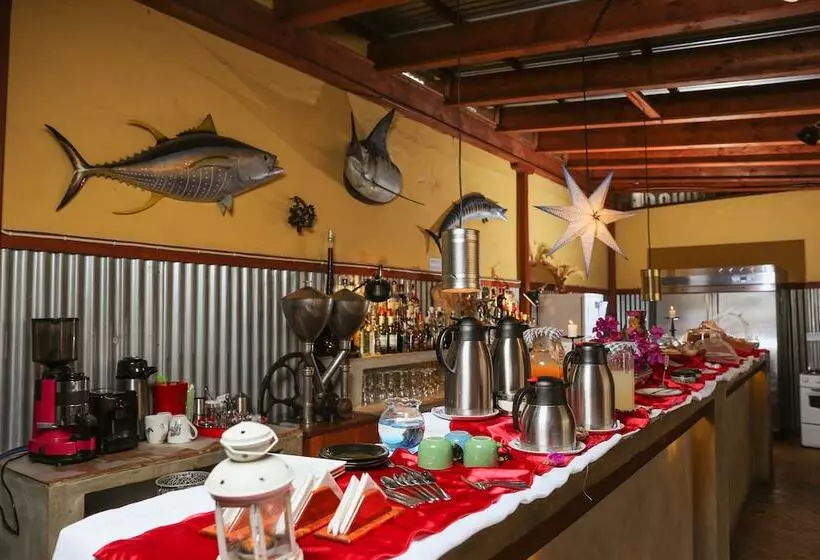 هتل The Colonial Guest House