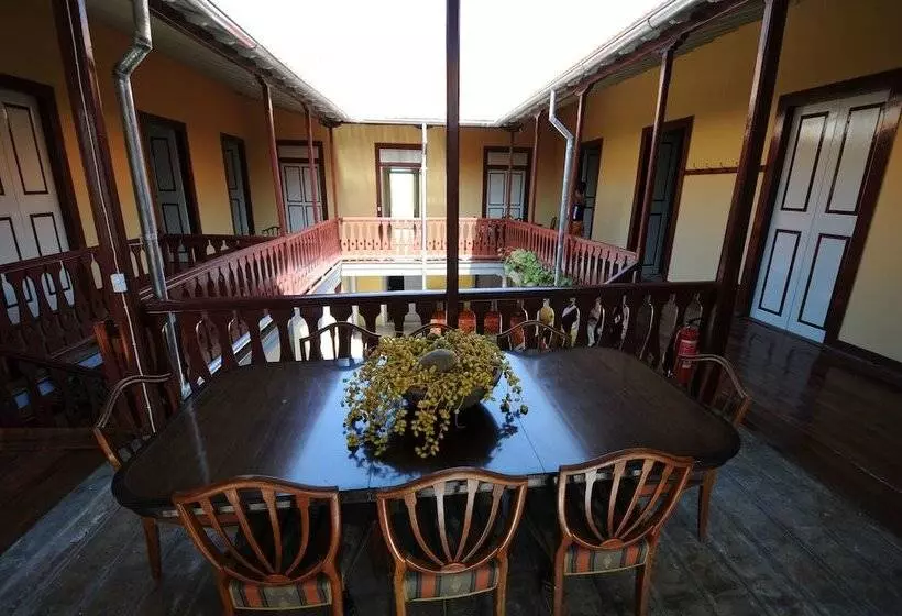 هتل The Colonial Guest House