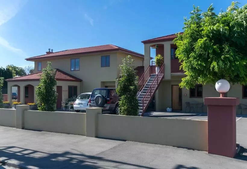 מוטל Blenheim Spa Motor Lodge