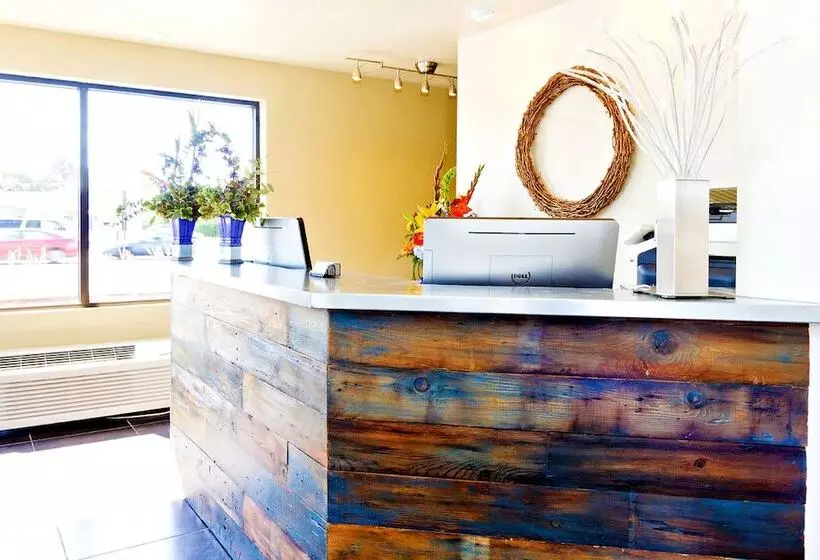 汽车旅馆 Blue Lakes Inn & Extended Stay